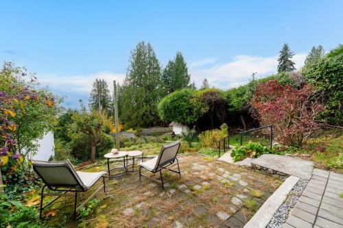 3245 Travers Avenue, West Vancouver, BC 