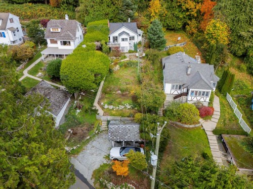 3245 Travers Avenue, West Vancouver, BC 