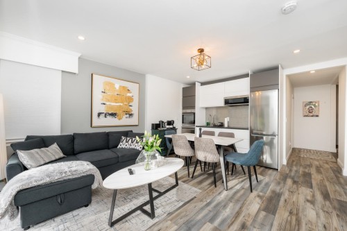 3245 Travers Avenue, West Vancouver, BC 