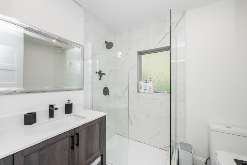 3245 Travers Avenue, West Vancouver, BC 