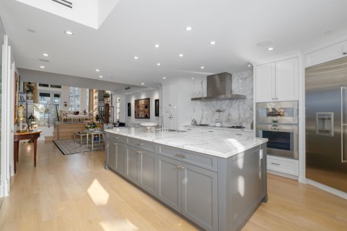 1258 Richards Street, Vancouver, BC 