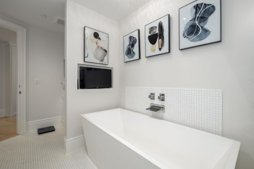 1258 Richards Street, Vancouver, BC 