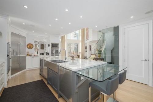 1258 Richards Street, Vancouver, BC 