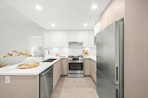 419-4788 Hastings Street, Burnaby, BC 