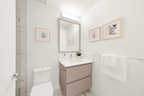 419-4788 Hastings Street, Burnaby, BC 