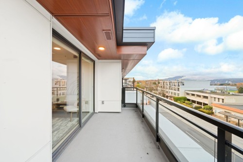 419-4788 Hastings Street, Burnaby, BC 