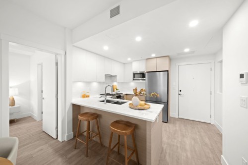 419-4788 Hastings Street, Burnaby, BC 