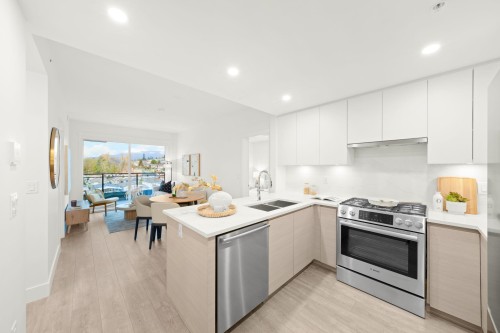 419-4788 Hastings Street, Burnaby, BC 