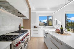 3940 24th Avenue W Vancouver, BC V6S 1M2