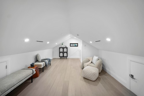 3940 24Th Avenue W, Vancouver, BC 