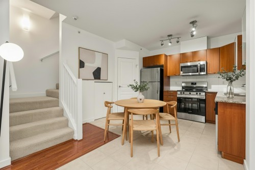 1468 Cedar Cottage Mews, Vancouver, BC 