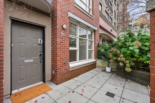 1468 Cedar Cottage Mews, Vancouver, BC 