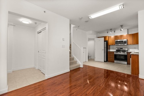 1468 Cedar Cottage Mews, Vancouver, BC 