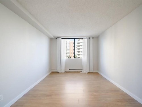 701-7171 Beresford Street, Burnaby, BC 