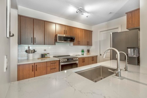 302-3240 St Johns Street, Port Moody, BC 