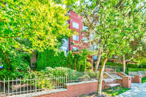 302-3240 St Johns Street, Port Moody, BC 