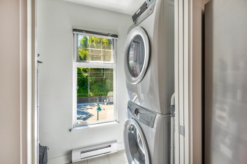 302-3240 St Johns Street, Port Moody, BC 