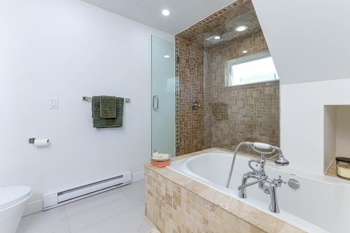 4254 Caddy Road, North Vancouver, BC 