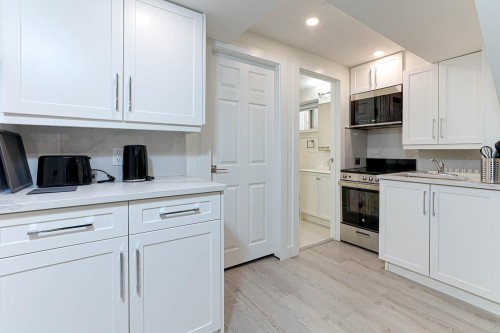 4254 Caddy Road, North Vancouver, BC 