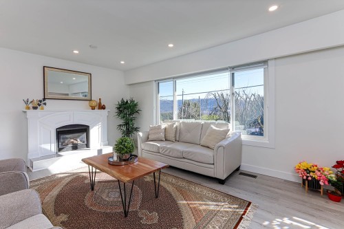 4254 Caddy Road, North Vancouver, BC 