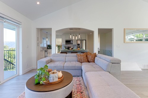 4254 Caddy Road, North Vancouver, BC 