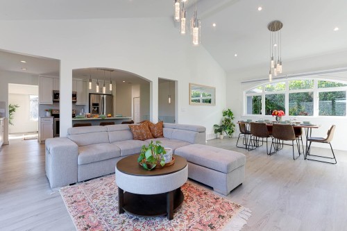 4254 Caddy Road, North Vancouver, BC 