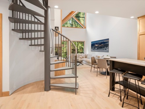 310-4821 Spearhead Drive, Whistler, BC 