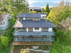6230 Summit Avenue  West Vancouver, BC V7W 1Y2