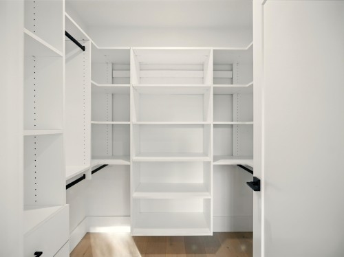 6230 Summit Avenue, West Vancouver, BC 