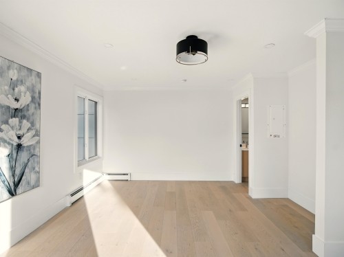 6230 Summit Avenue, West Vancouver, BC 