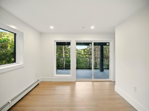 6230 Summit Avenue, West Vancouver, BC 