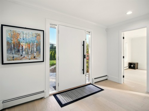 6230 Summit Avenue, West Vancouver, BC 