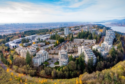 310-9319 University Crescent  Burnaby, BC V5A 4Y5