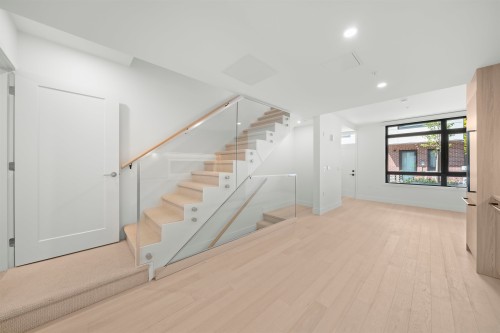 6272 Oak Street, Vancouver, BC 