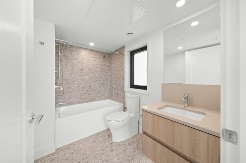 6272 Oak Street, Vancouver, BC 