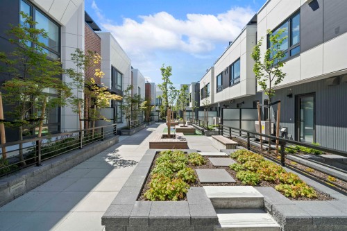 6272 Oak Street, Vancouver, BC 