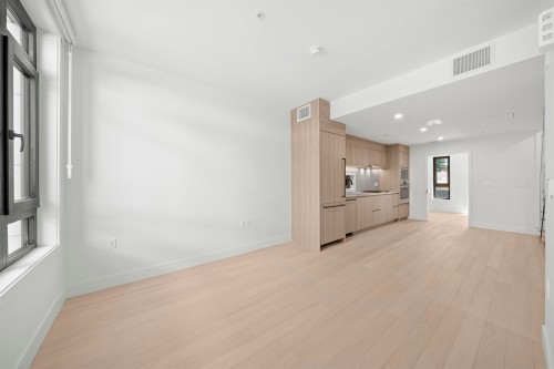 6272 Oak Street, Vancouver, BC 