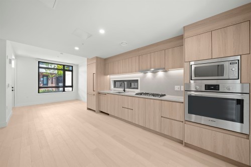 6272 Oak Street, Vancouver, BC 