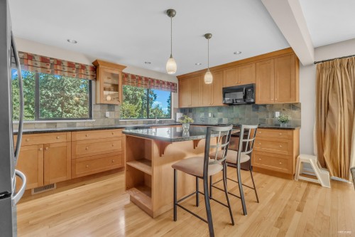 4623 Caulfeild Drive, West Vancouver, BC 