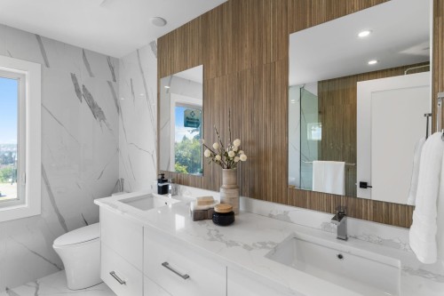 340 Keith Road E, North Vancouver, BC 