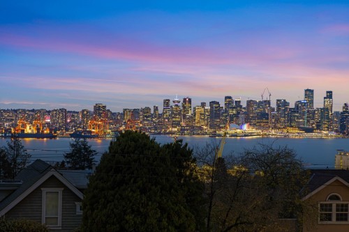 340 Keith Road E, North Vancouver, BC 