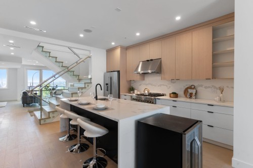 340 Keith Road E, North Vancouver, BC 