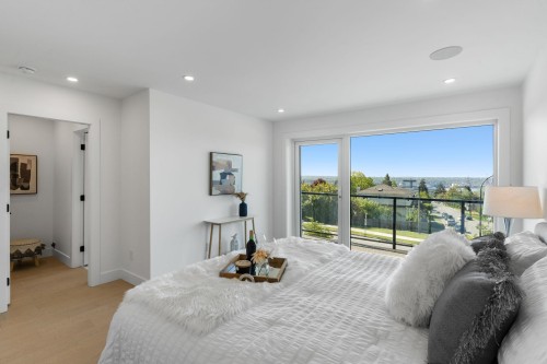 340 Keith Road E, North Vancouver, BC 