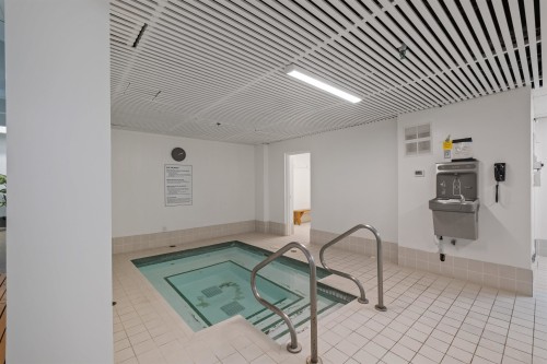 201-2012 Fullerton Avenue, North Vancouver, BC 