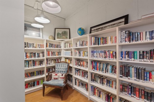 201-2012 Fullerton Avenue, North Vancouver, BC 