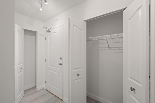 201-2012 Fullerton Avenue, North Vancouver, BC 