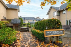 3-237 16th Street W North Vancouver, BC V7M 1T7