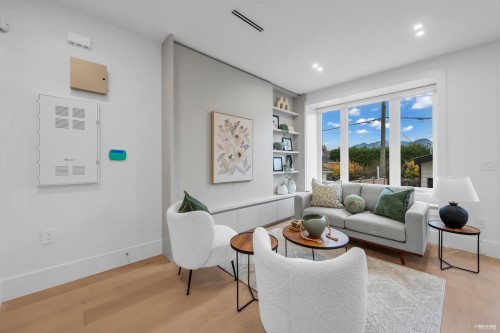 2917 Charles Street, Vancouver, BC 