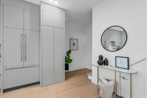 2917 Charles Street, Vancouver, BC 