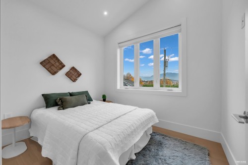 2917 Charles Street, Vancouver, BC 